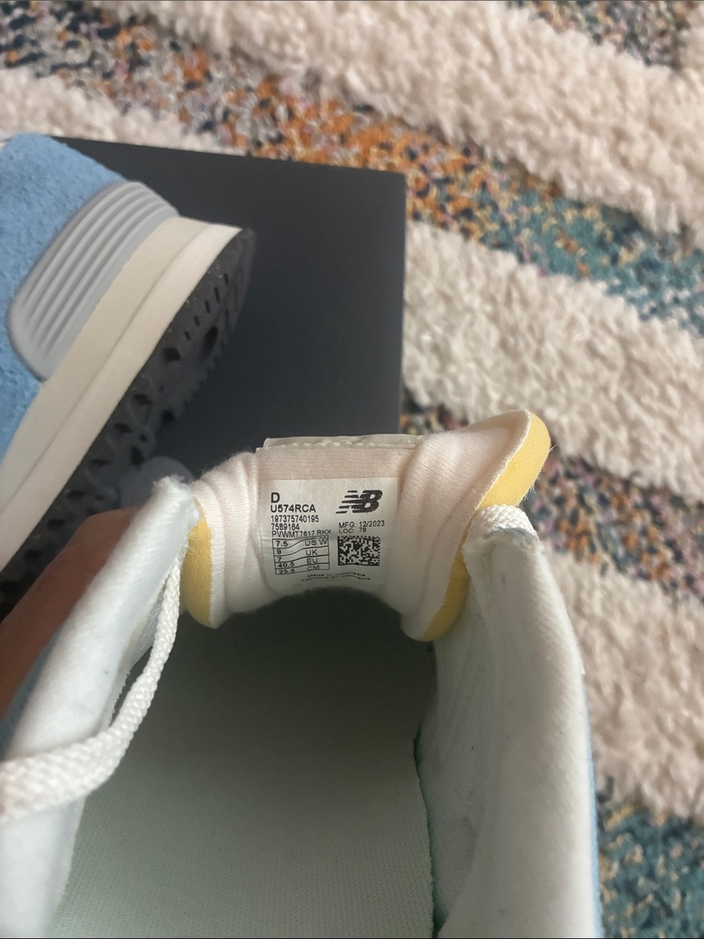 New Balance NWT 574 Light Blue and Cream suede Lace-Up Sneakers - Picture 5 of 8